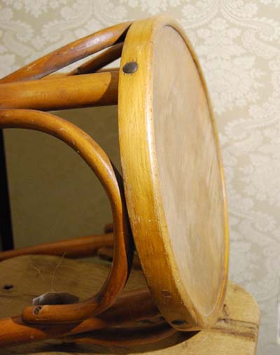 sgabello-thonet-legno-chiaro-vintage